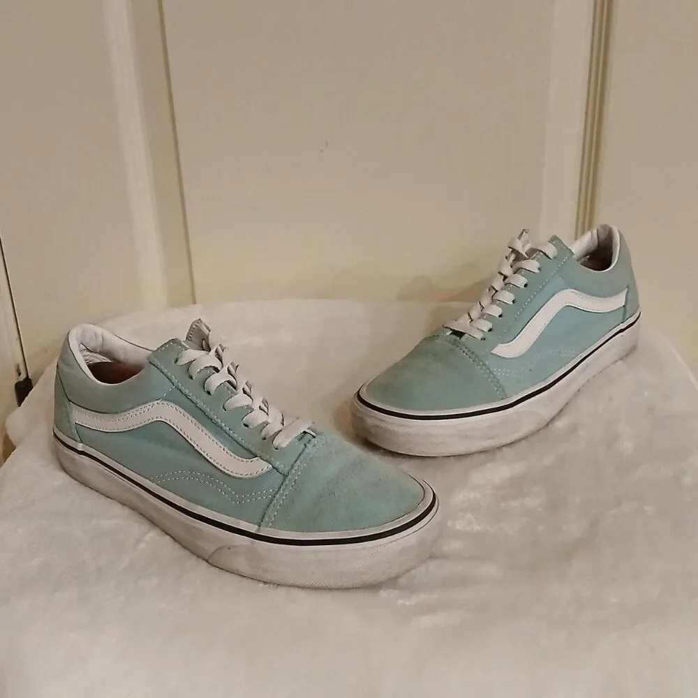 Light Blue or Aqua Vans Old Skool unisex sneakers in men's 6, women's 7.5